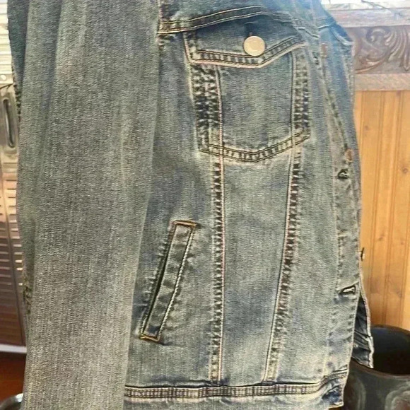 MNG denim jacket. Women’s size medium. - Picture 4 of 8